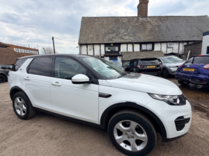 2018 Land Rover Discovery Sport Ed4 Se in White — image 5