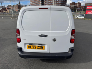 2022 Vauxhall Combo 1.5 Turbo D 2300 Dynamic L2 H1 Euro 6 6dr in White — image 6