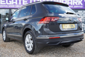 2022 Volkswagen Tiguan 1.5 Tsi Life Euro 6 (s/s) 5dr in Grey — image 2