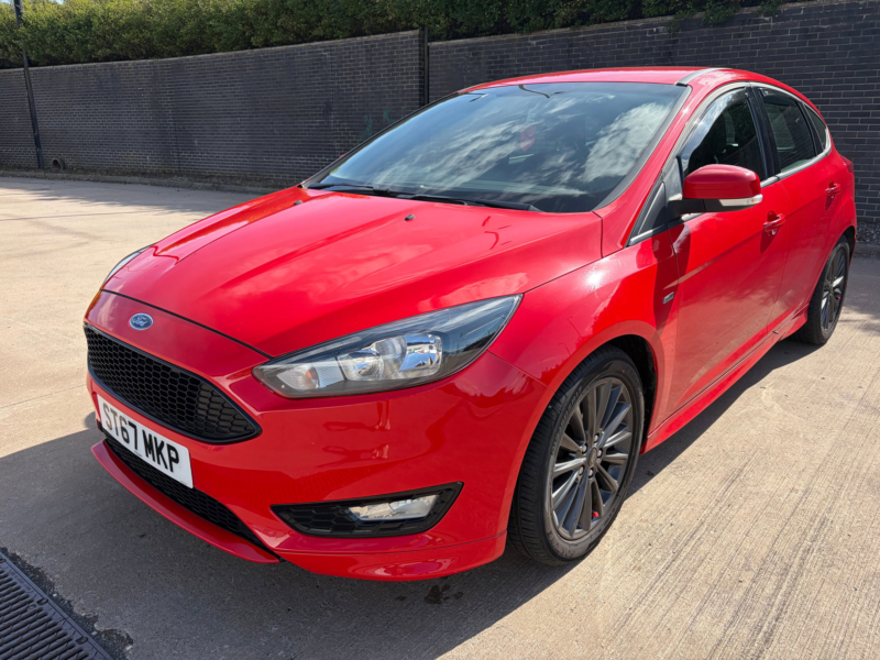 2017 Ford Focus 1.0t Ecoboost St-Line Hatchback 5dr Petrol Manual Euro 6 (s/s) (140 Ps) in Red — image 1