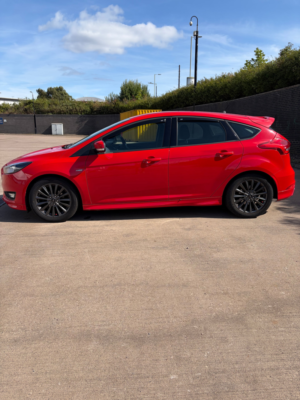 2017 Ford Focus 1.0t Ecoboost St-Line Hatchback 5dr Petrol Manual Euro 6 (s/s) (140 Ps) in Red — image 2