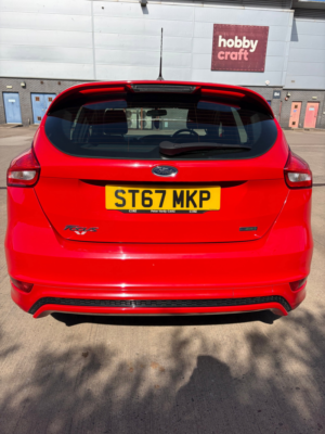 2017 Ford Focus 1.0t Ecoboost St-Line Hatchback 5dr Petrol Manual Euro 6 (s/s) (140 Ps) in Red — image 4