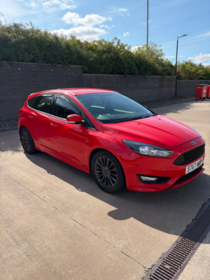 2017 Ford Focus 1.0t Ecoboost St-Line Hatchback 5dr Petrol Manual Euro 6 (s/s) (140 Ps) in Red — image 6