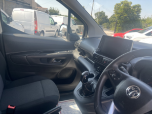 2020 Vauxhall Combo 1.6 Turbo D 2300 Sportive in White — image 3