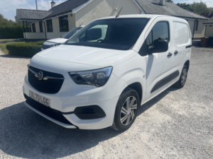 2020 Vauxhall Combo 1.6 Turbo D 2300 Sportive in White — image 6