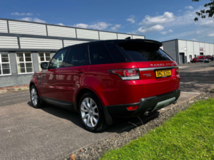 2017 Land Rover Range Rover Sport 3.0 Range Rover Sport Hse Sdv6 Auto 4WD 5dr in Red — image 3