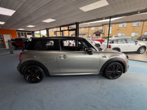 2019 MINI Hatch 1.5 Cooper Sport Euro 6 (s/s) 3dr in Silver — image 2