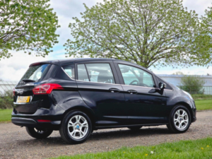 2015 Ford B-Max 1.6 Zetec Powershift Euro 5 5dr in Black — image 4
