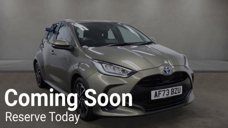 2023 Toyota Yaris 1.5 Vvt-H Design E-CVT Euro 6 (s/s) 5dr in Bronze — image 1