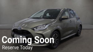 2023 Toyota Yaris 1.5 Vvt-H Design E-CVT Euro 6 (s/s) 5dr in Bronze — image 2