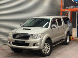 2013 Toyota Hilux 3.0 D-4d Invincible Auto 4WD 4dr in Silver — image 4