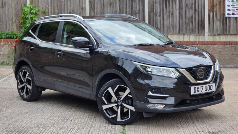 2017 Nissan Qashqai 1.6 Dci Tekna Xtron Euro 6 (s/s) 5dr in Black — image 1