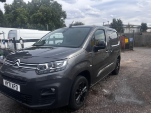 2021 Citroen Berlingo 1.5 Bluehdi 1000 Driver M Pro Eat8 Swb Euro 6 (s/s) 5dr in Grey — image 4