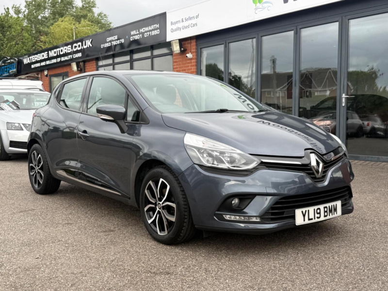 2019 Renault Clio 1.5 Dci Play Euro 6 (s/s) 5dr in Grey — image 1