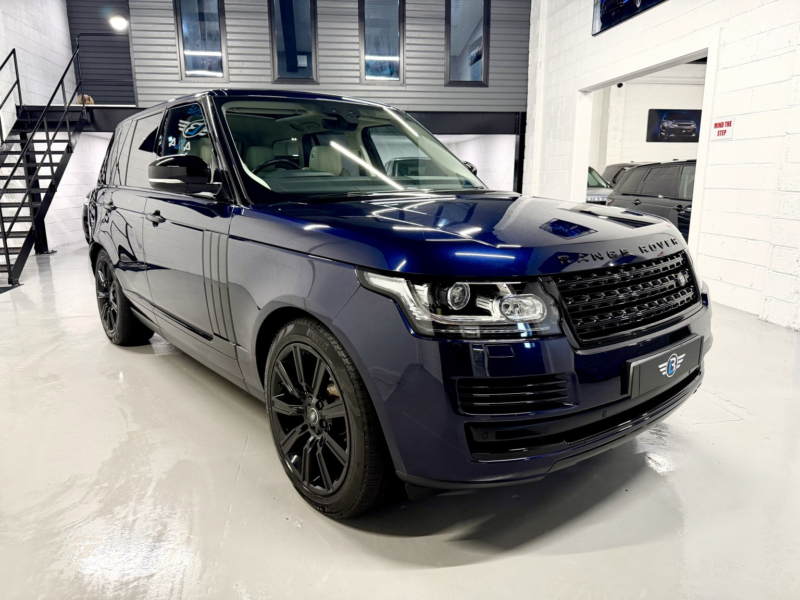 2017 Land Rover Range Rover 3.0 Td V6 Vogue in Blue — image 1