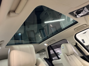 2017 Land Rover Range Rover 3.0 Td V6 Vogue in Blue — image 5