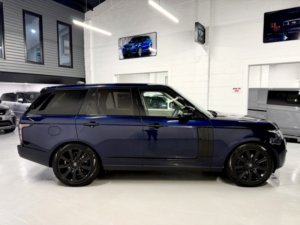 2017 Land Rover Range Rover 3.0 Td V6 Vogue in Blue — image 6