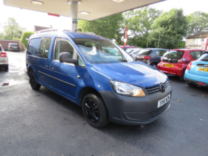 2011 Volkswagen Caddy Maxi 2.0 Tdi C20 Maxi Fwd 5dr in Blue — image 3