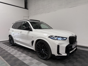 2024 BMW X5 3.0 X5 Xdrive30d M Sport in White — image 4