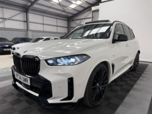 2024 BMW X5 3.0 X5 Xdrive30d M Sport in White — image 5