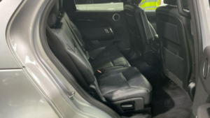 2019 Land Rover Discovery 2.0 Sd4 Se Auto 4WD Euro 6 (s/s) 5dr in Silver — image 3