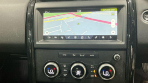 2019 Land Rover Discovery 2.0 Sd4 Se Auto 4WD Euro 6 (s/s) 5dr in Silver — image 5