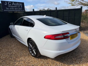 2015 Jaguar Xf 2.2d R-Sport Auto Euro 5 (s/s) 4dr in White — image 6
