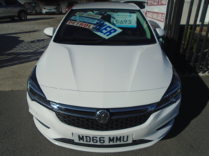 2017 Vauxhall Astra 1.4i Energy Hatchback 5dr Petrol Manual Euro 6 (100 Ps) in White — image 3