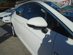 2017 Vauxhall Astra 1.4i Energy Hatchback 5dr Petrol Manual Euro 6 (100 Ps) in White — image 4