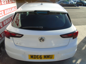 2017 Vauxhall Astra 1.4i Energy Hatchback 5dr Petrol Manual Euro 6 (100 Ps) in White — image 6
