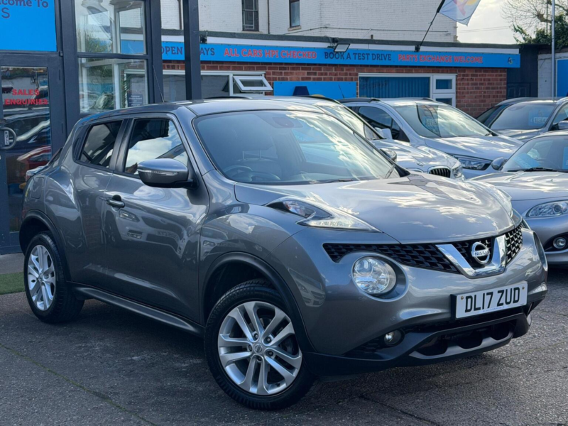 2017 Nissan Juke 1.6 N-Connecta Xtron Euro 6 5dr in Grey — image 1