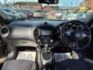 2017 Nissan Juke 1.6 N-Connecta Xtron Euro 6 5dr in Grey — image 2