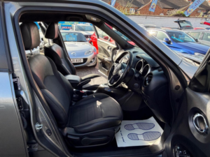 2017 Nissan Juke 1.6 N-Connecta Xtron Euro 6 5dr in Grey — image 3