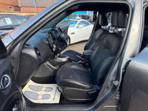 2017 Nissan Juke 1.6 N-Connecta Xtron Euro 6 5dr in Grey — image 4