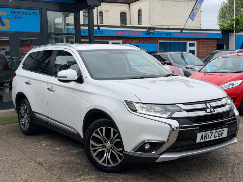 2017 Mitsubishi Outlander 2.2 Di-D 3 4WD Euro 6 (s/s) 5dr in White — image 1