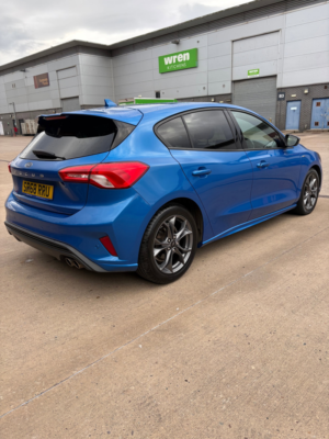 2019 Ford Focus 1.0t Ecoboost St-Line Hatchback 5dr Petrol Manual Euro 6 (s/s) (125 Ps) in Blue — image 5