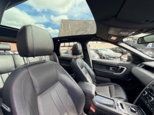 2019 Land Rover Discovery Sport Td4 Landmark in Black — image 3