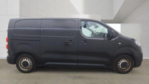 2018 Peugeot Expert 1.6 Bluehdi 1000 Professional Standard Panel Van Mwb Euro 6 (s/s) 6dr in Black — image 2