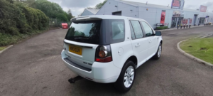 2013 Land Rover Freelander 2 2.2 Sd4 Hse SUV 5dr Diesel Commandshift 4WD Euro 5 (190 Ps) in White — image 5