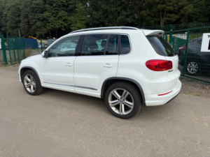 2015 Volkswagen Tiguan 2.0 Tdi Bluemotion Tech R-Line SUV 5dr Diesel DSG 4WD Euro 5 (s/s) (nav) (177 Ps) in White — image 4