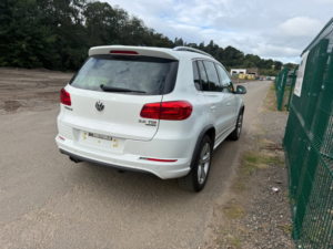 2015 Volkswagen Tiguan 2.0 Tdi Bluemotion Tech R-Line SUV 5dr Diesel DSG 4WD Euro 5 (s/s) (nav) (177 Ps) in White — image 6