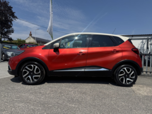 2015 Renault Captur 1.5 Signature Energy Dci 90 Stop & Start in Red — image 2