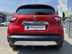 2015 Renault Captur 1.5 Signature Energy Dci 90 Stop & Start in Red — image 4