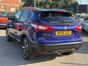 2016 Nissan Qashqai 1.5 Dci Tekna 2WD Euro 6 (s/s) 5dr in Blue — image 5