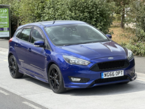 2016 Ford Focus 1.0 T Ecoboost St-Line in Blue — image 2
