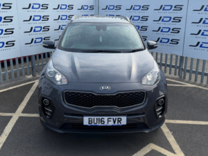 2016 Kia Sportage 1.7 Crdi 3 SUV 5dr Diesel Manual Euro 6 (s/s) (114 Bhp) in Silver — image 2