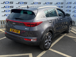 2016 Kia Sportage 1.7 Crdi 3 SUV 5dr Diesel Manual Euro 6 (s/s) (114 Bhp) in Silver — image 4