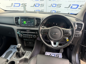 2016 Kia Sportage 1.7 Crdi 3 SUV 5dr Diesel Manual Euro 6 (s/s) (114 Bhp) in Silver — image 5
