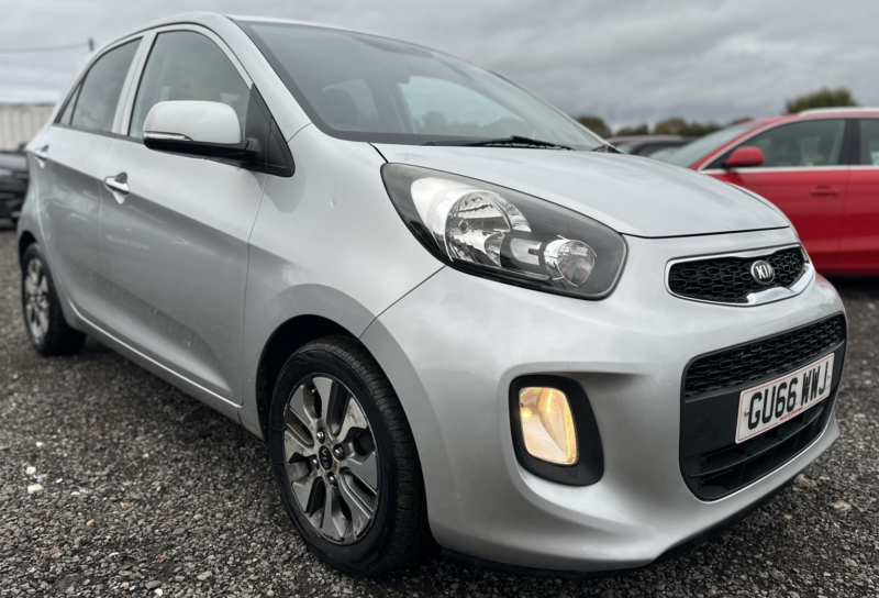 2016 Kia Picanto 1.0 2 in Silver — image 1