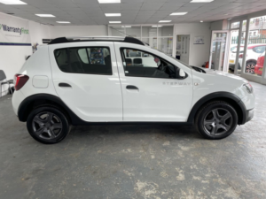 2015 Dacia Sandero Stepway 1.5 Stepway Laureate Dci 90 in White — image 6